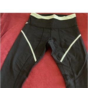 Lululemon leggings measurements in description